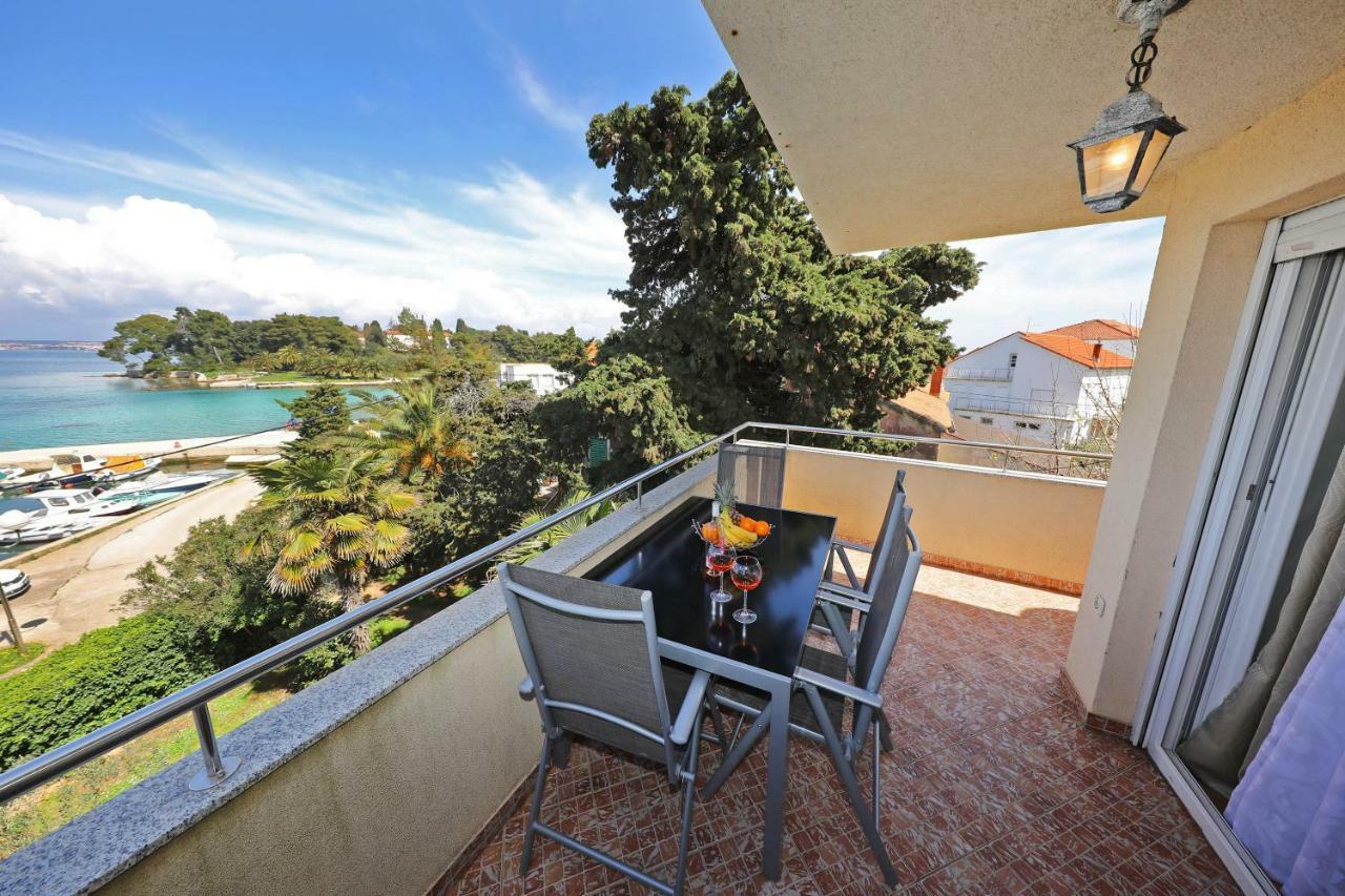 Junto Apartment